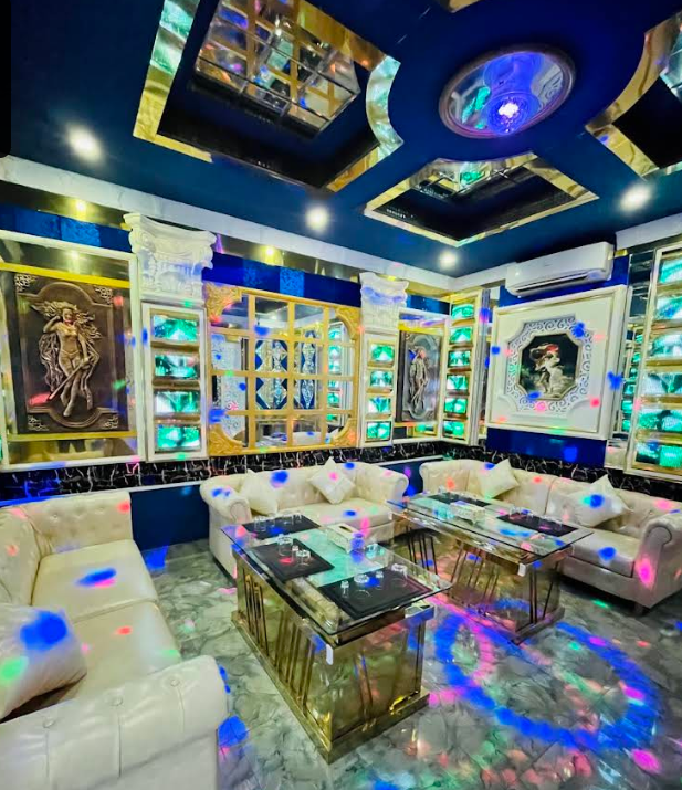 Luxury 단체 모임